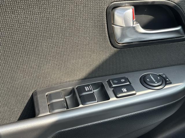 KIA K2 2015 модификация Тройная литиевая батарея кузов 1.4L MT TOP – фото 12