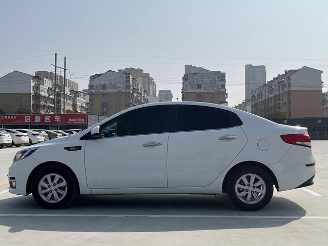 KIA K2 2015 модификация Тройная литиевая батарея кузов 1.4L MT TOP – фото 19