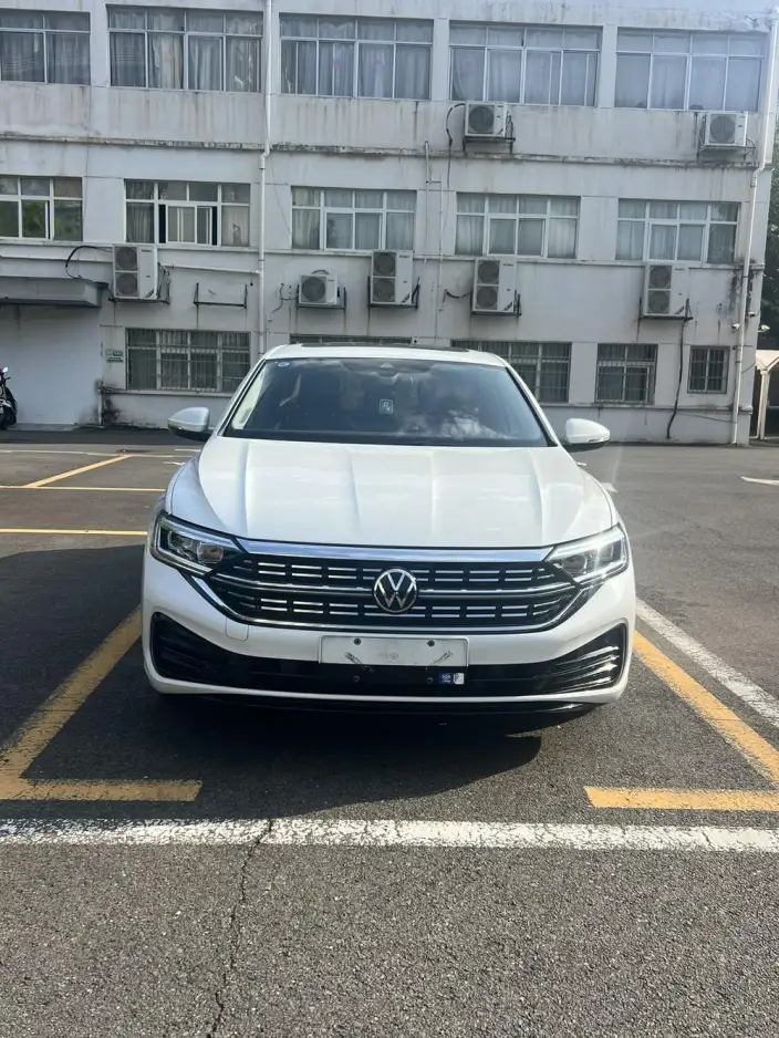 Volkswagen Sagitar 2023 Model 300TSI DSG Beyond Edition – фото 2