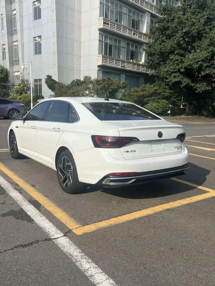 Volkswagen Sagitar 2023 Model 300TSI DSG Beyond Edition – фото 4