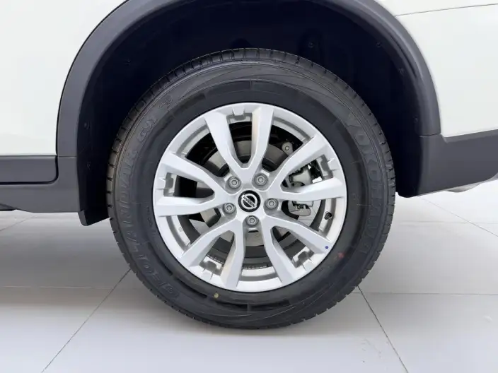 Nissan X-Trail 2023 Model Classic Edition 2.0L 2WD Smart Connect Premium – фото 9