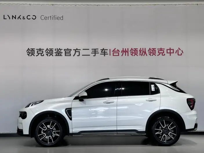 Lynk & Co 01 2023 Model 2.0TD 2WD Asian Games Edition – фото 3