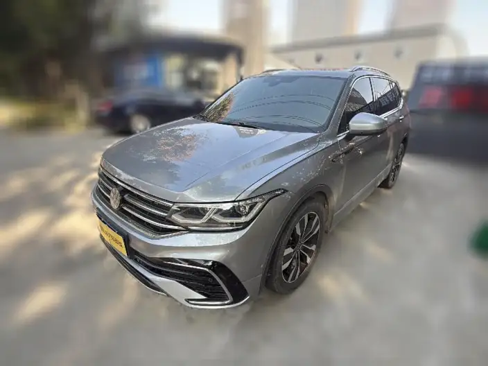 Volkswagen Tiguan L 2022 Model 330TSI Automatic 2WD R-Line Ultimate Edition – фото 1