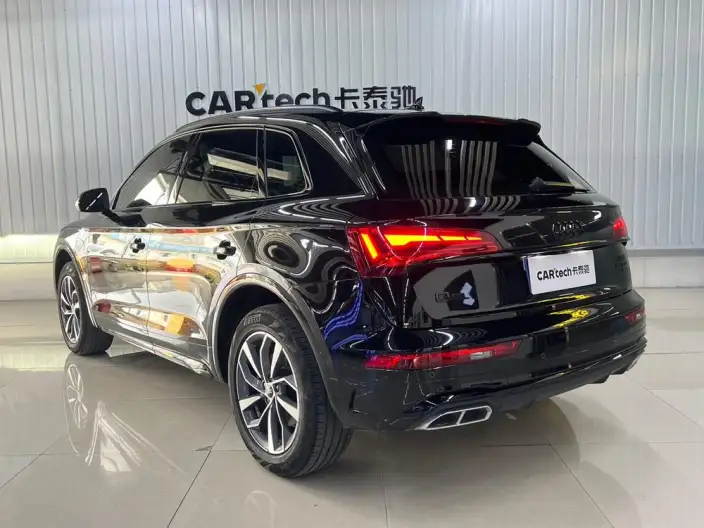 Audi Q5L 2025 Model quattro 45th Anniversary Collector Edition Edition 40TFSI Luxury Dynamic Model – фото 4