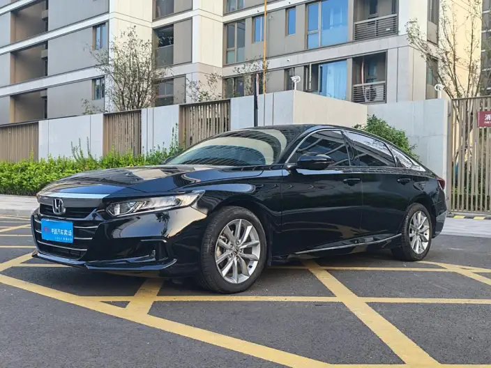 Honda Accord 2022 Model 260TURBO Deluxe Edition – фото 1