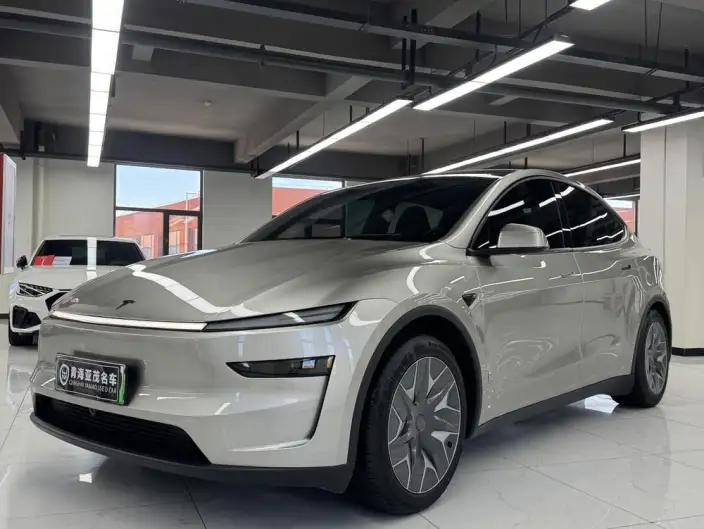 Model Y L 2026 Model Standard Edition – фото 1