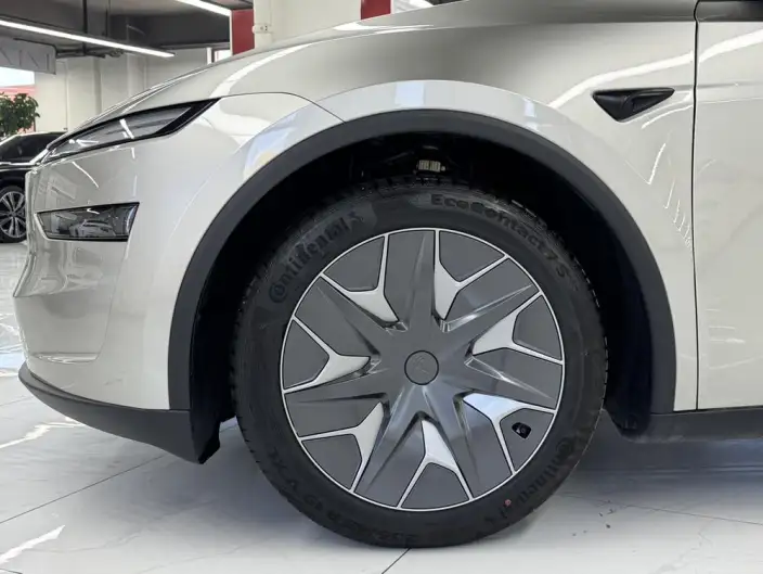 Model Y L 2026 Model Standard Edition – фото 8