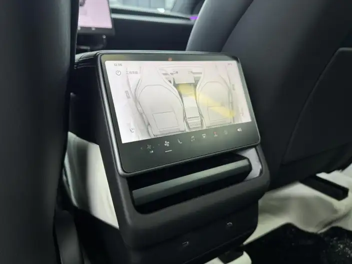 Model Y L 2026 Model Standard Edition – фото 9
