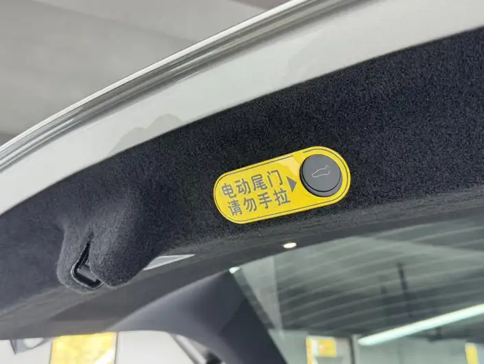 Model Y L 2026 Model Standard Edition – фото 10