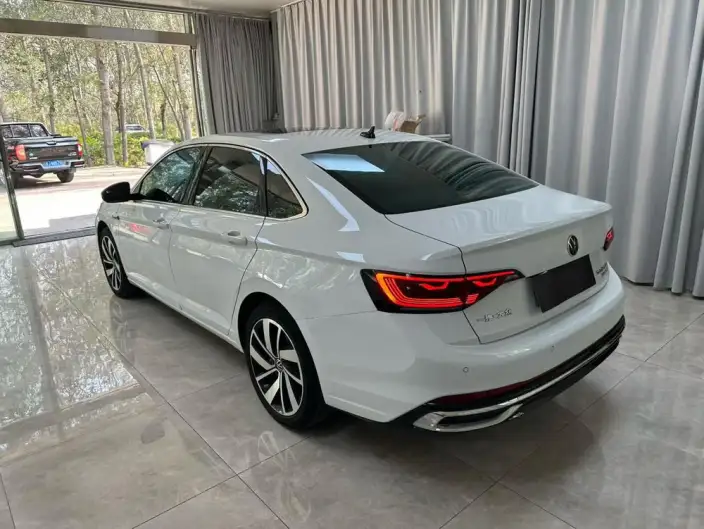 Volkswagen Sagitar 2023 Model 300TSI DSG Beyond Edition – фото 3