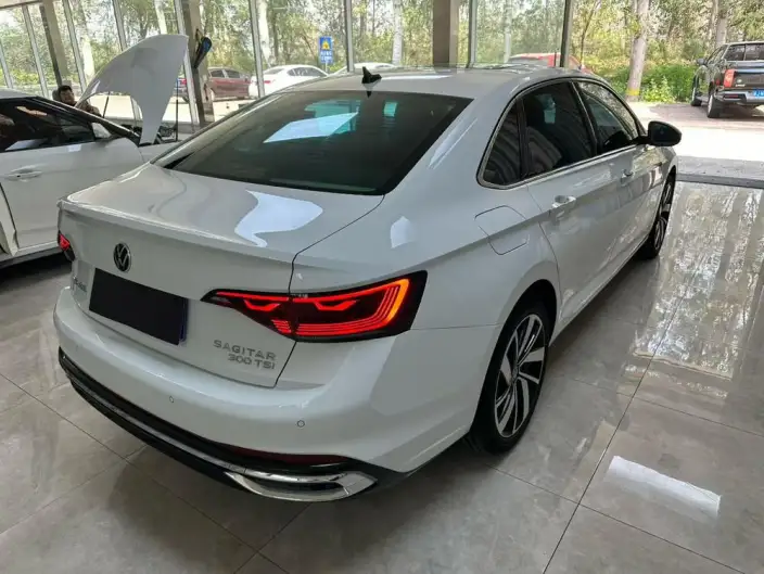 Volkswagen Sagitar 2023 Model 300TSI DSG Beyond Edition – фото 4