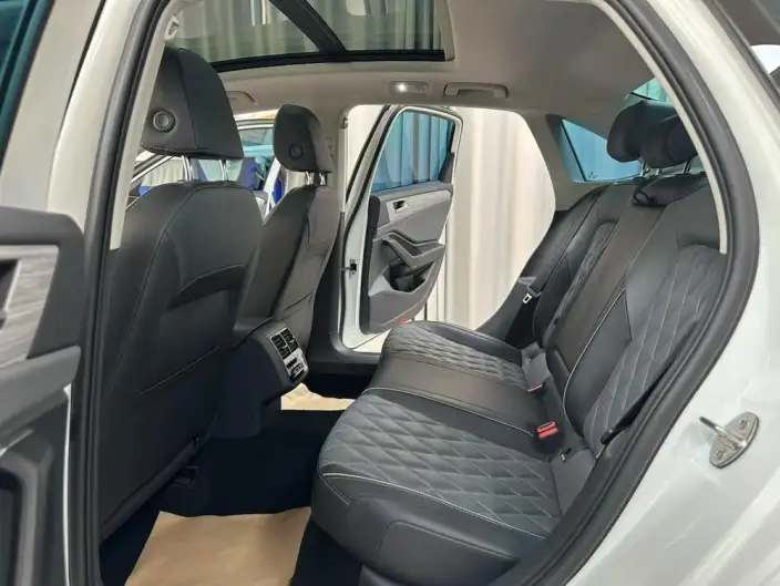 Volkswagen Sagitar 2023 Model 300TSI DSG Beyond Edition – фото 9