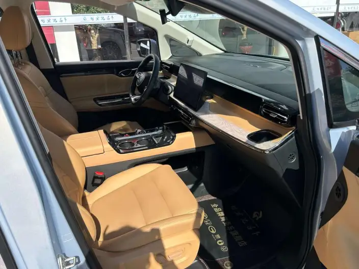 GAC Trumpchi E8 PHEV 2024 Model 2.0ATK 150km MAX+ – фото 8