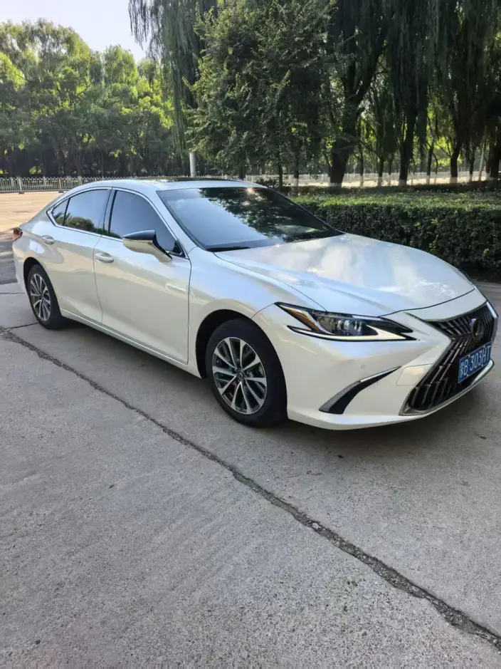 Lexus ES 2025 Model 200 Premium – фото 3