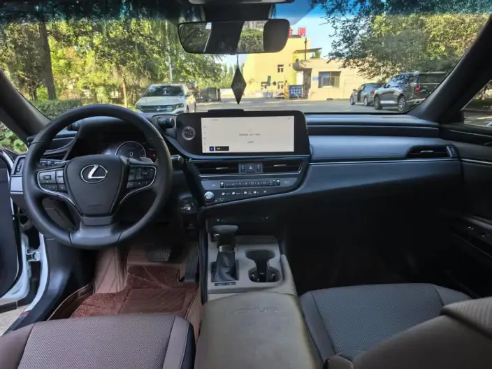 Lexus ES 2025 Model 200 Premium – фото 10