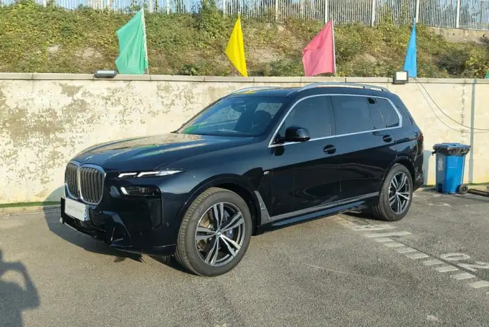 BMW X7 2024 Model xDrive40i Exclusive Model M Sports Set 6 seat – фото 1