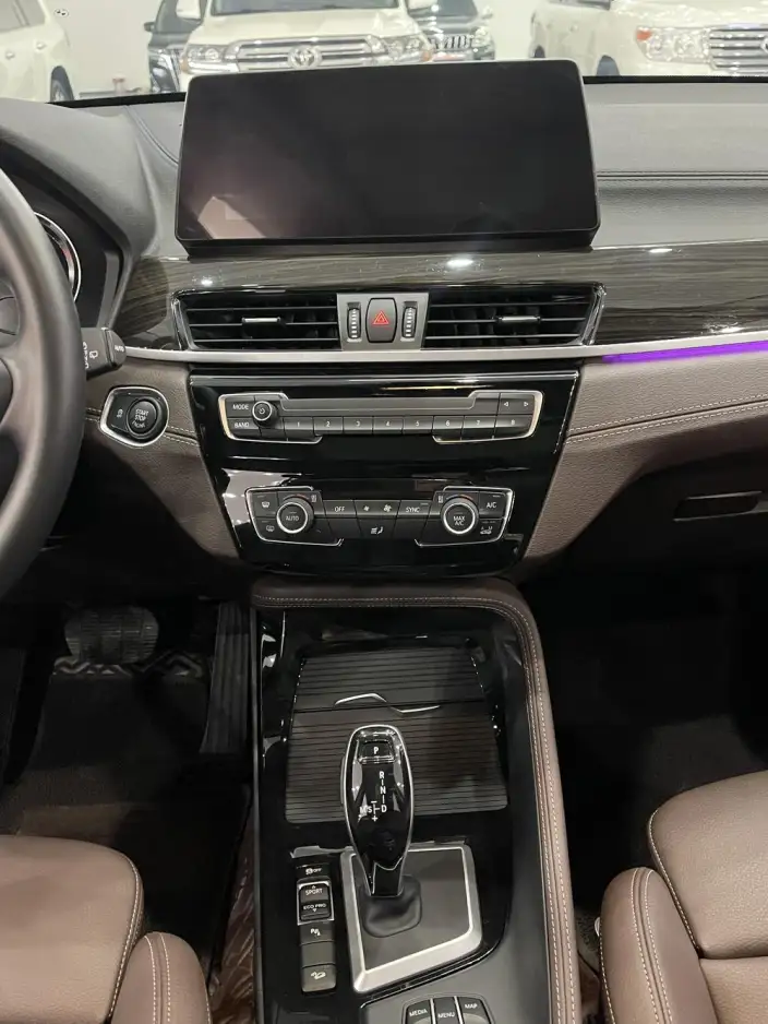 BMW X1 2022 Model xDrive25Li Exclusive Model – фото 7