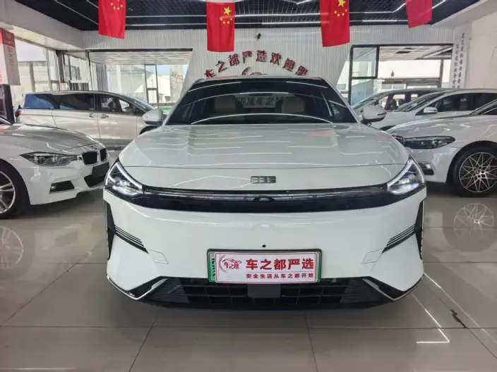 Geely Galaxy L6 2023 Model 1.5T DHT 60km AIR – фото 2