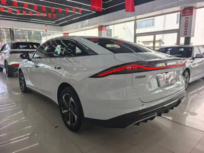 Geely Galaxy L6 2023 Model 1.5T DHT 60km AIR – фото 4