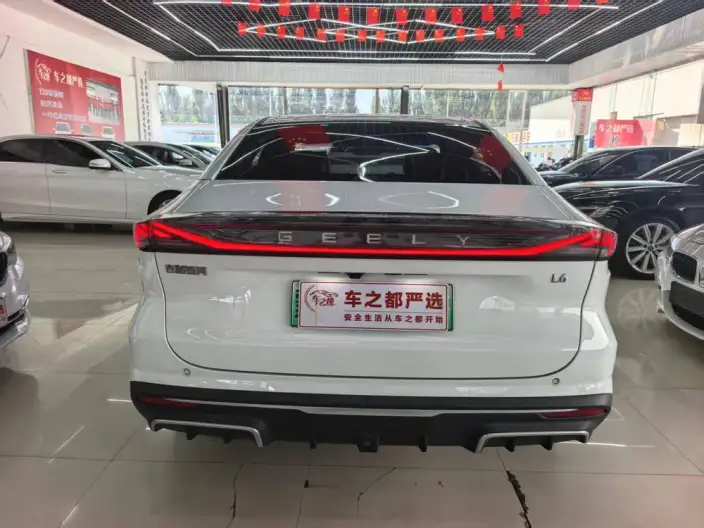 Geely Galaxy L6 2023 Model 1.5T DHT 60km AIR – фото 5