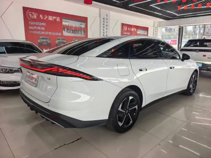 Geely Galaxy L6 2023 Model 1.5T DHT 60km AIR – фото 6