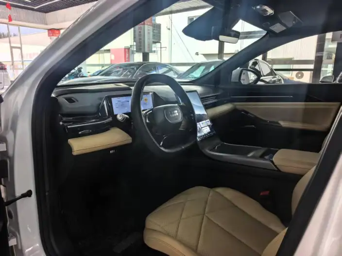 Geely Galaxy L6 2023 Model 1.5T DHT 60km AIR – фото 8