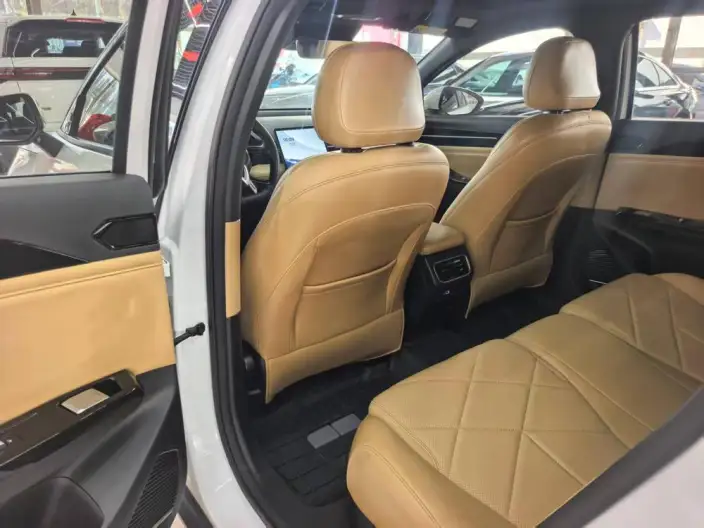 Geely Galaxy L6 2023 Model 1.5T DHT 60km AIR – фото 9