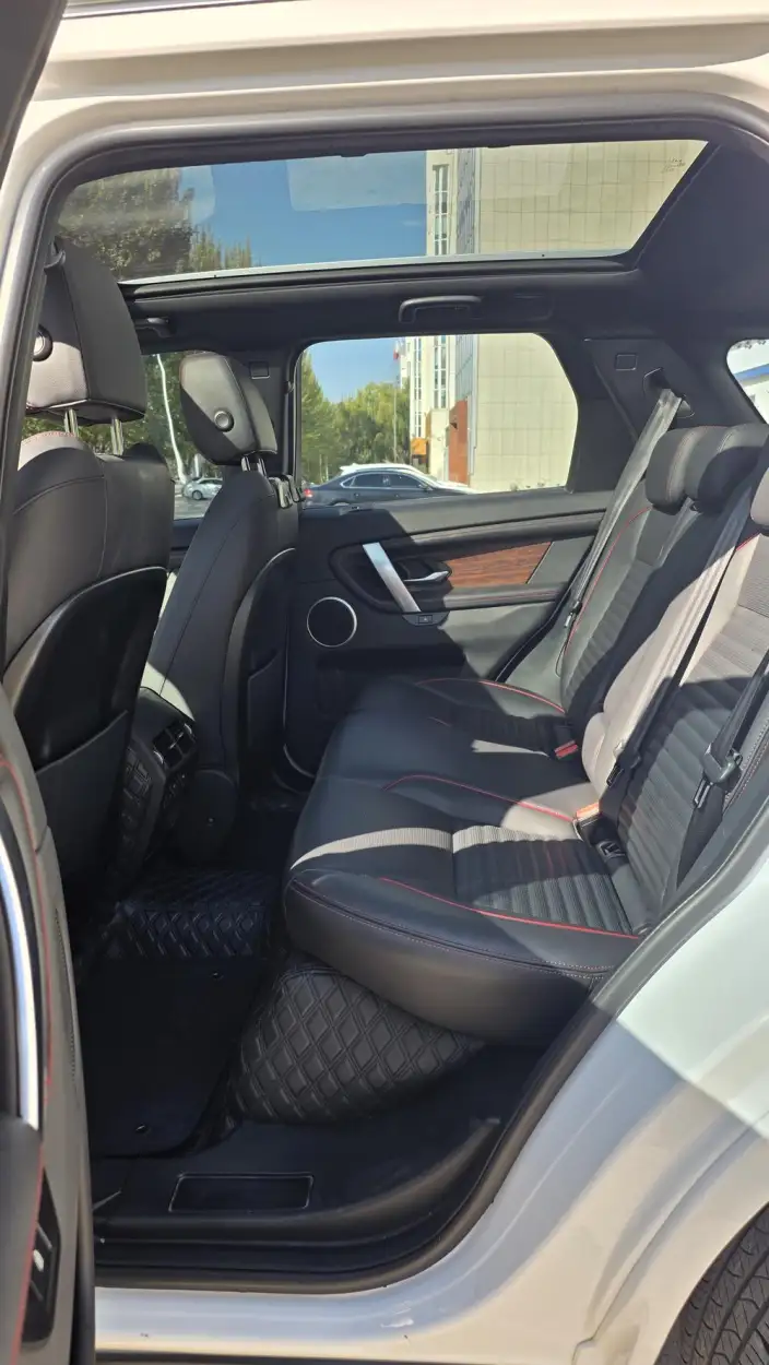 Land Rover Discovery Sport 2022 Model 249PS R-Dynamic S Performance version 5 seat – фото 7