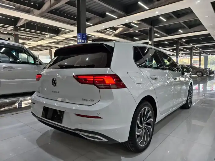 Volkswagen Golf 2021 Model 280TSI DSG 30th Anniversary Memorial Edition – фото 6