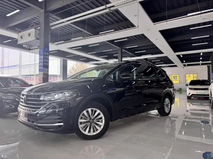 Viloran 2023 Model Facelift 330TSI Business Edition – фото 1