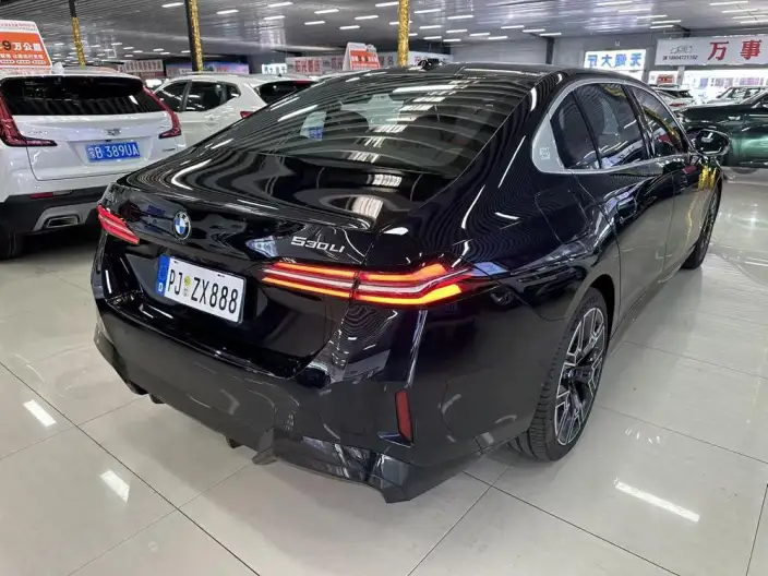 BMW 5 Series 2025 Model 530Li Exclusive Model M Sports Set – фото 6