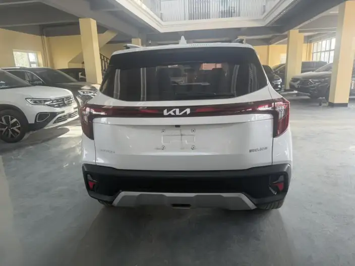 Kia Seltos 2023 Model 1.5L IVT Deluxe Edition – фото 5