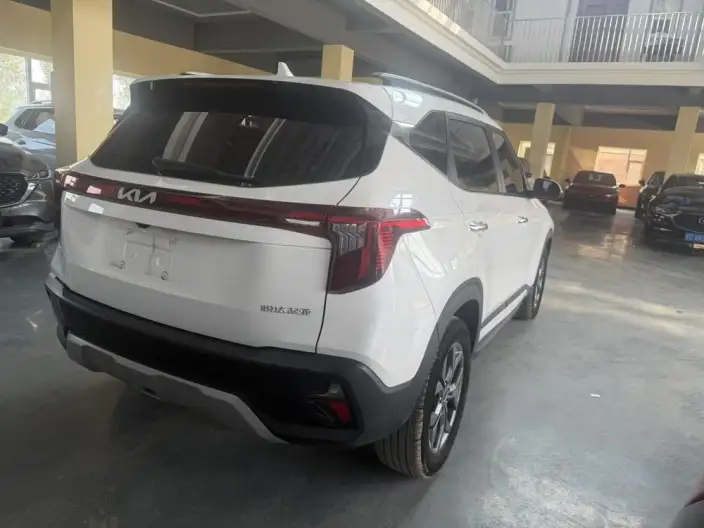 Kia Seltos 2023 Model 1.5L IVT Deluxe Edition – фото 6