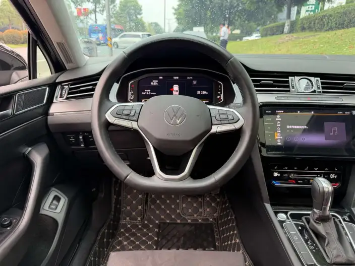 Volkswagen Magotan 2021 Model 330TSI DSG 30th Anniversary Memorial Edition – фото 9