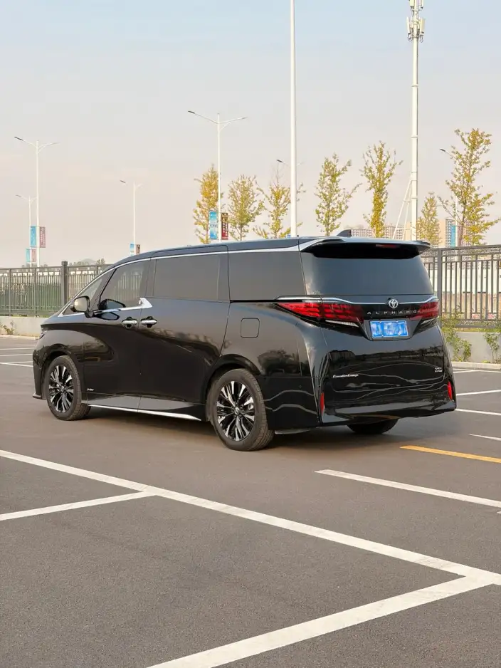 Elfa 2023 Model 2.5L Intelligent Hybrid 4WD Premium – фото 3