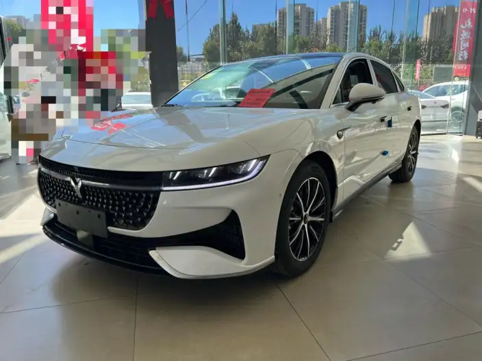 VOYAH Pursuit PHEV 2024 Model Ultra-long Endurance 4WD Executive Edition – фото 1