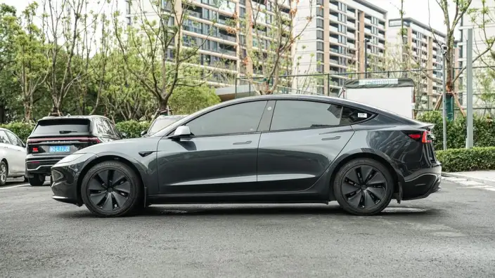 Model 3 2025 Model Facelift Rear-wheel drive version – фото 4