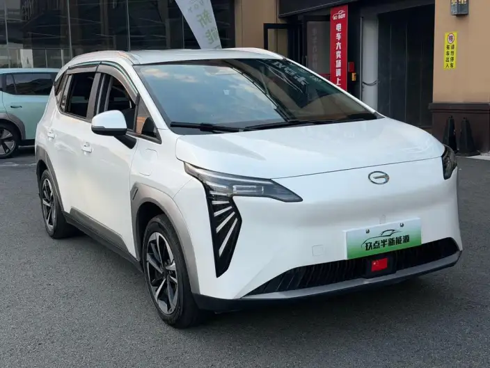 AION Y 2025 Model Plus 510 Lexiang Edition 58.4kWh – фото 3
