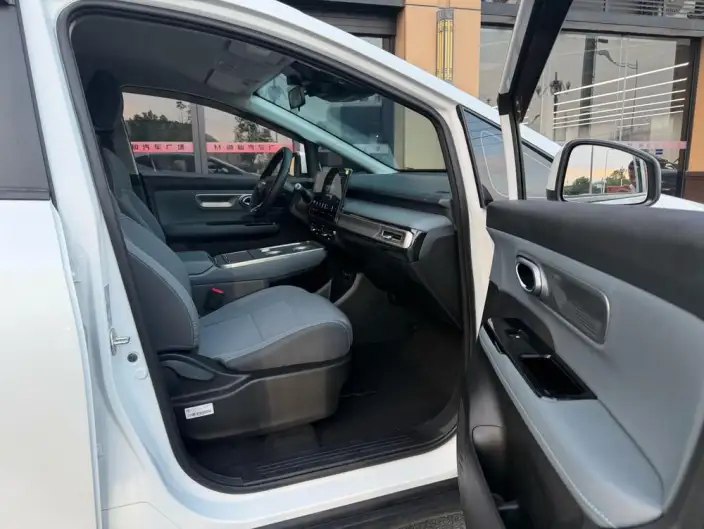AION Y 2025 Model Plus 510 Lexiang Edition 58.4kWh – фото 10