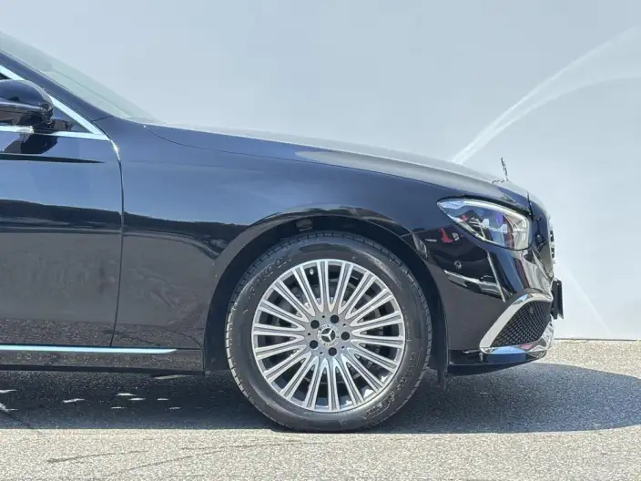 Mercedes-Benz E-Class 2023 Model E 300 L Luxury Model sedan – фото 8