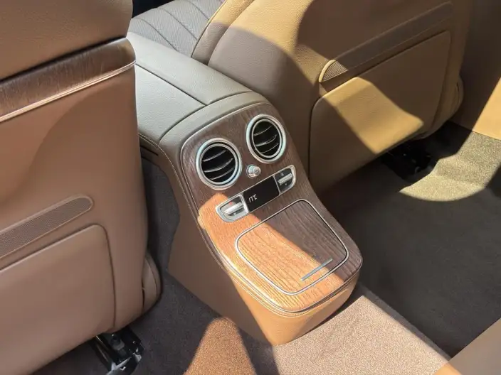 Mercedes-Benz E-Class 2023 Model E 300 L Luxury Model sedan – фото 10