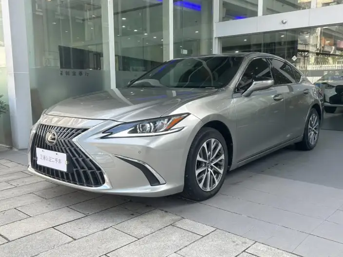 Lexus ES 2022 Model 200 Superior Edition – фото 1