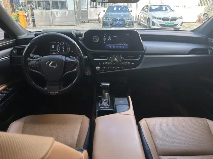 Lexus ES 2022 Model 200 Superior Edition – фото 6