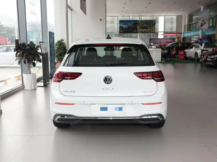 Volkswagen Golf 2025 Model Facelift 300TSI Pro – фото 3