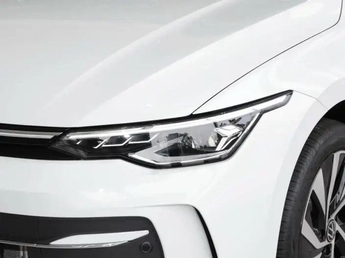 Volkswagen Golf 2025 Model Facelift 300TSI Pro – фото 5