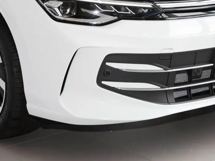 Volkswagen Golf 2025 Model Facelift 300TSI Pro – фото 6