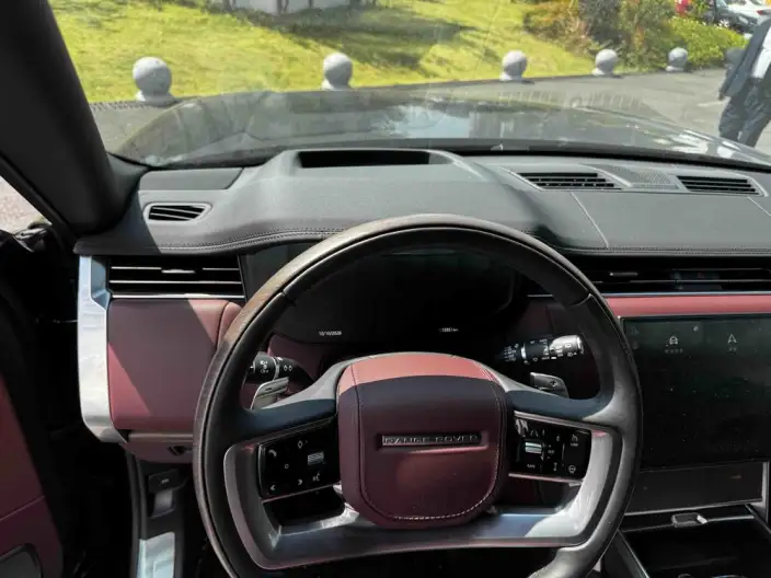 Range Rover 2026 Model 3.0 L6 400PS AB Long axis Edition – фото 7