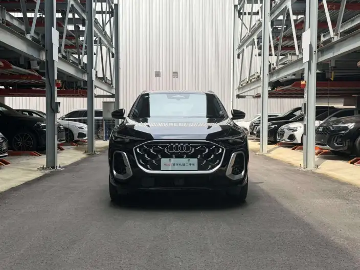 Audi Q5L 2026 Model 2.0T 10M Users Edition Edition – фото 2