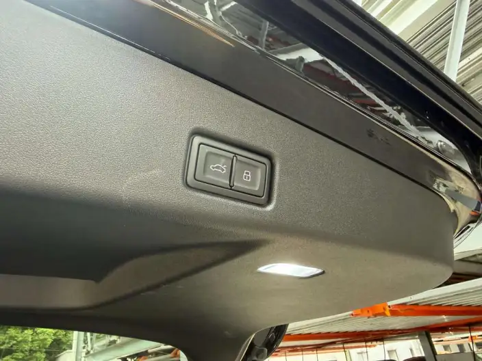 Audi Q5L 2026 Model 2.0T 10M Users Edition Edition – фото 9