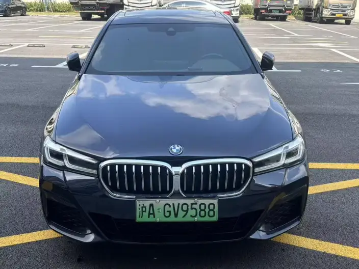 BMW 5 Series PHEV 2022 Model 535Le Luxury Set – фото 2
